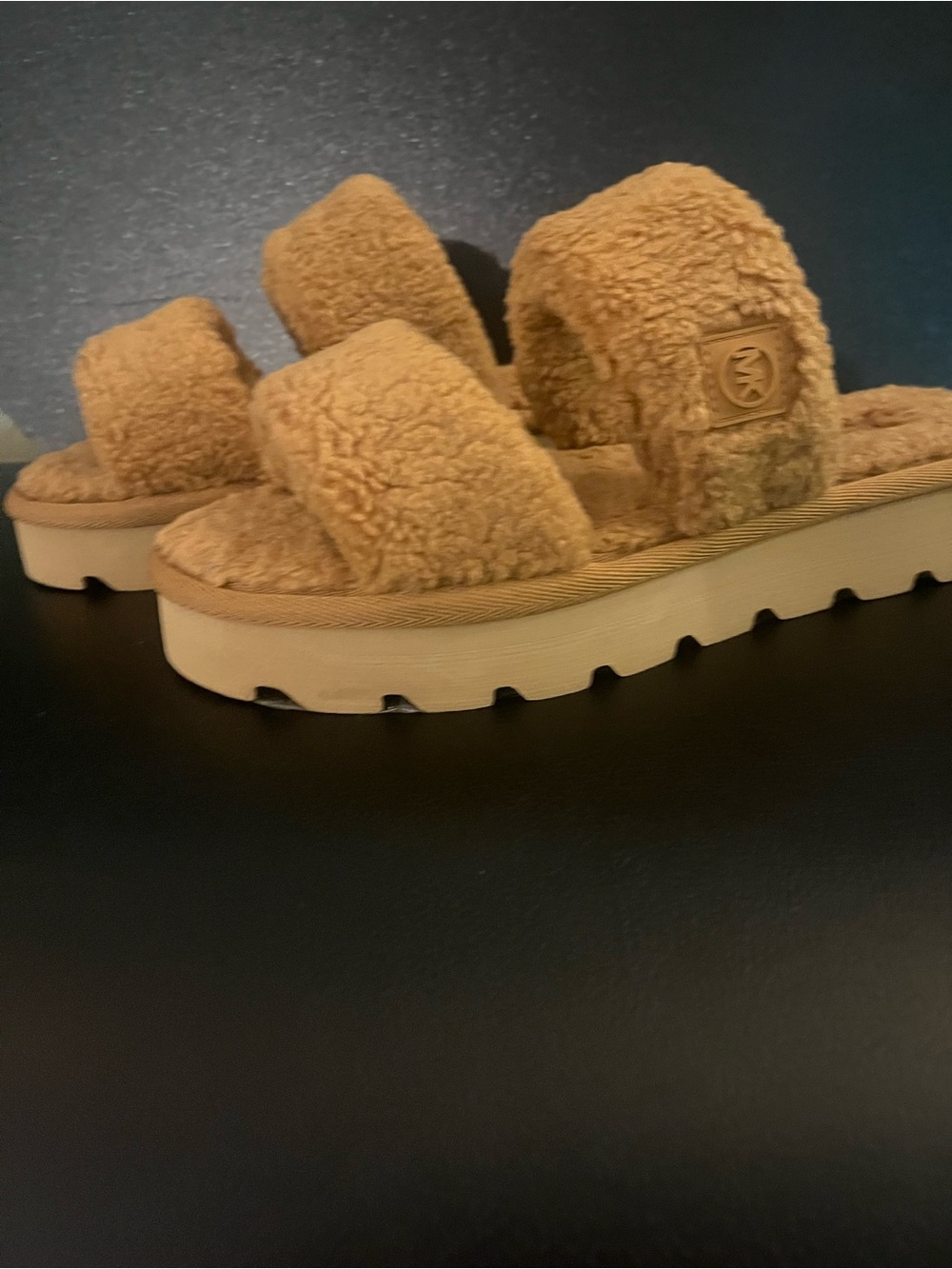 Michael Kors Winnie Camel Faux Sheering Slide Sandals, Size 8 - Picture 7 of 7